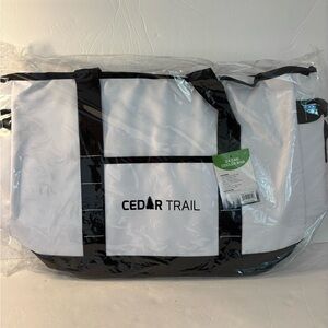 CEDAR TRAIL NWT 24 Can Cooler Bag